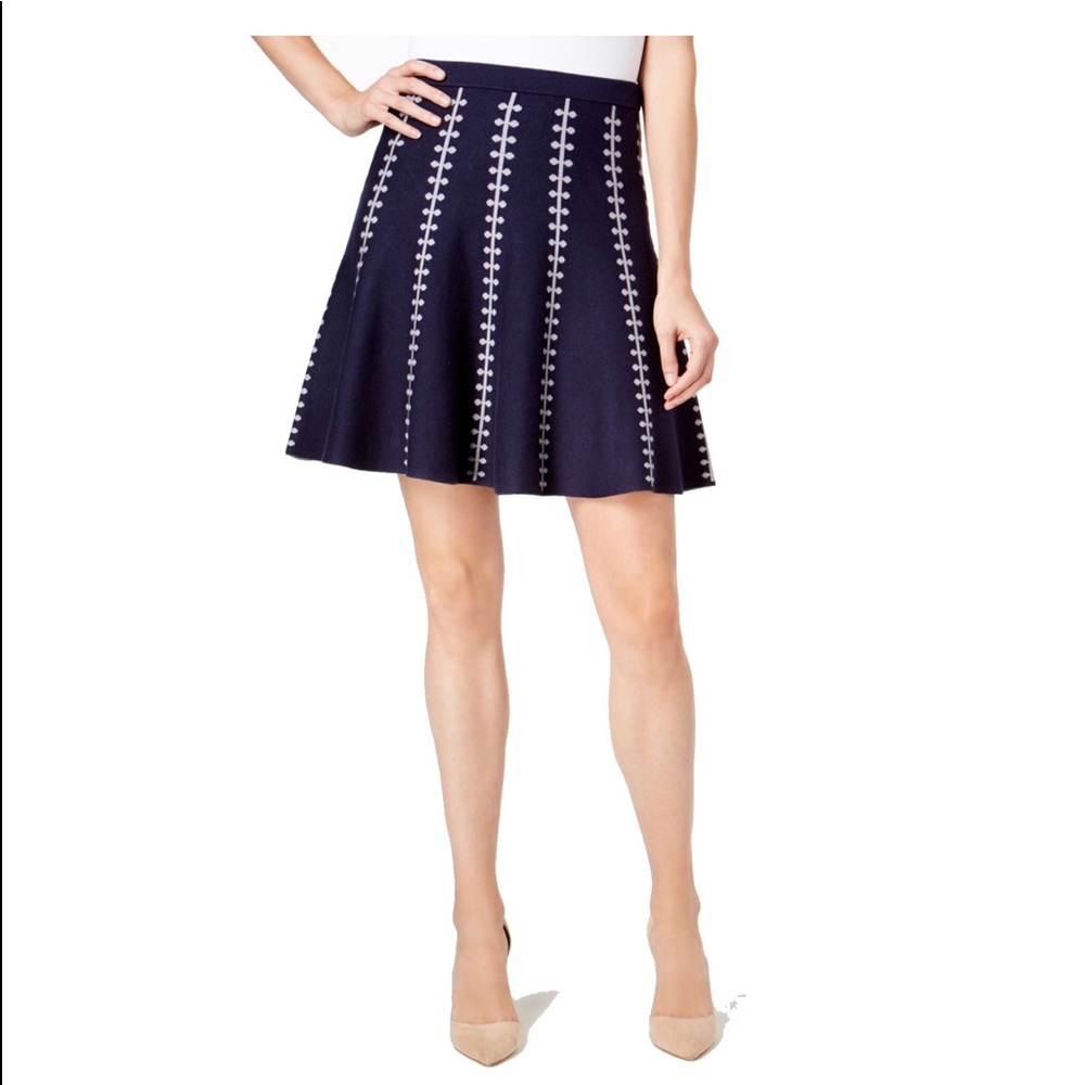 Knit A Line Flare Out Skirt